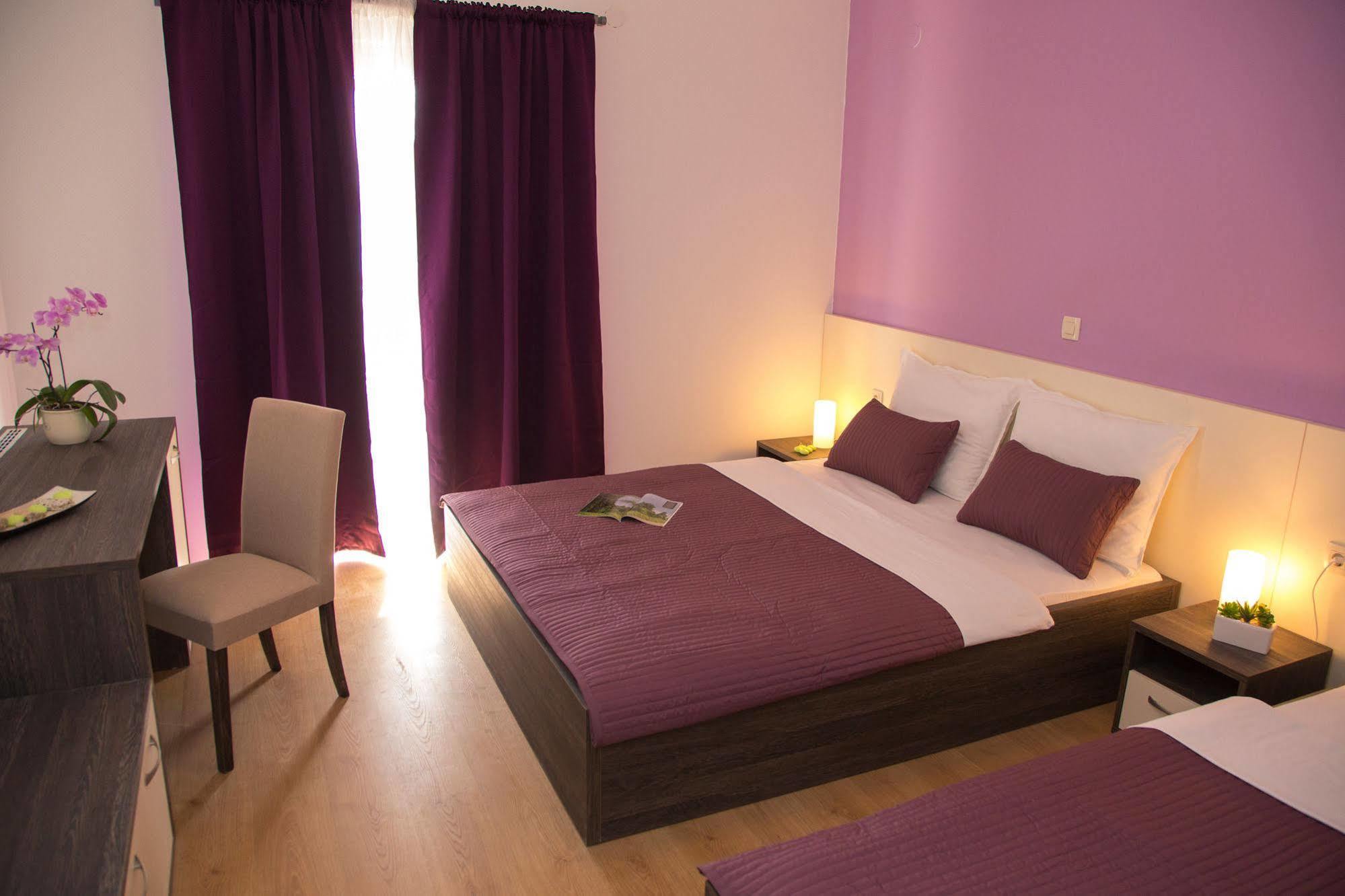 Bed & Breakfast Marta & Tona คุสติชี ภายนอก รูปภาพ