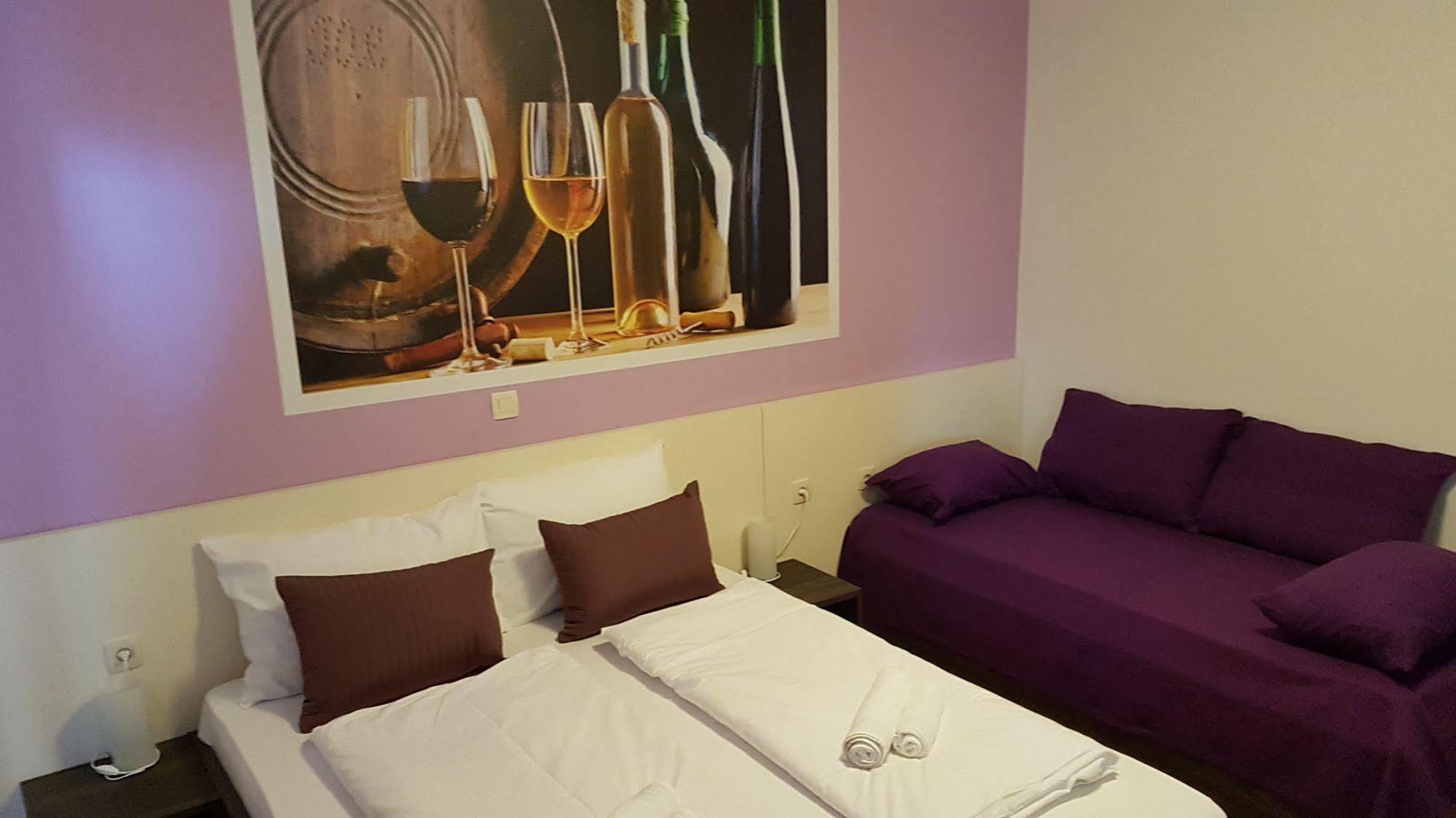 Bed & Breakfast Marta & Tona คุสติชี ภายนอก รูปภาพ
